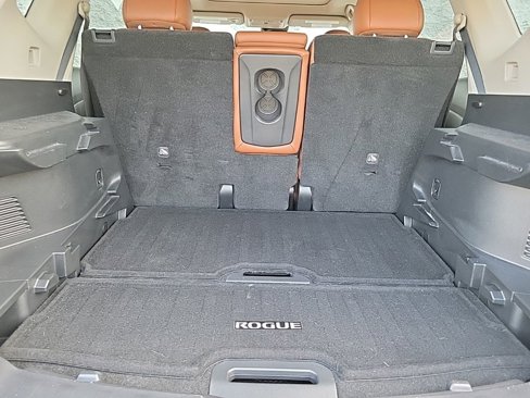 Used 2019 Nissan Rogue SL w/ Premium Package image 19