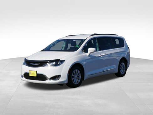 Used 2017 Chrysler Pacifica Touring-L image 3