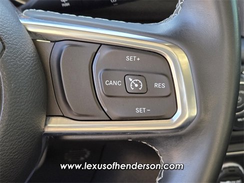 Used 2018 Jeep Wrangler Unlimited Sahara image 31
