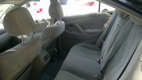 Used 2010 Toyota Camry LE image 19