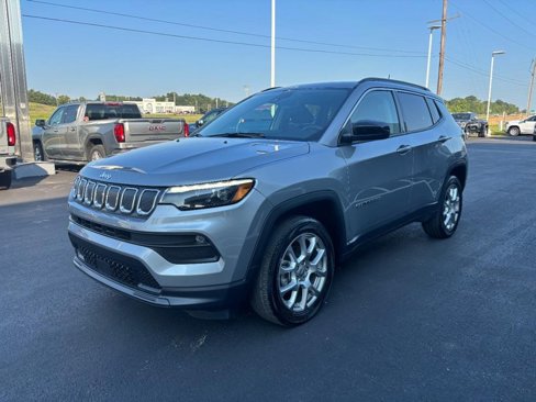 Used 2022 Jeep Compass Latitude w/ Sun and Sound Group image 11