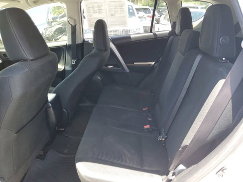 Used 2016 Toyota RAV4 LE image 11