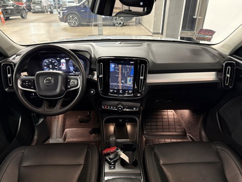 Used 2020 Volvo XC40 T5 Momentum w/ Premium Package image 20