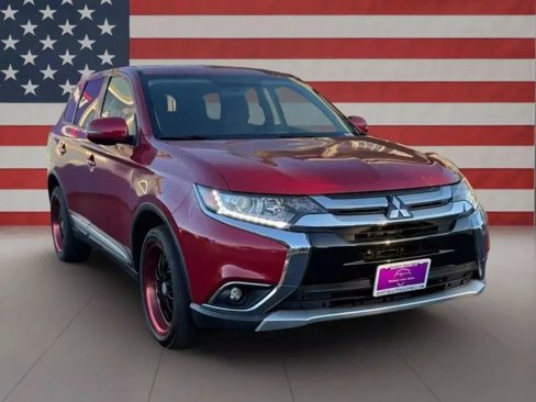 Used 2018 Mitsubishi Outlander SEL image 3