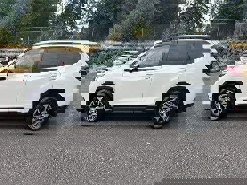 Used 2019 Subaru Forester Premium image 2