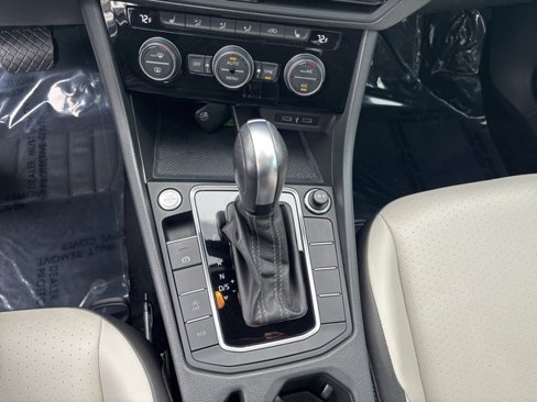 Certified 2021 Volkswagen Jetta R-Line image 16
