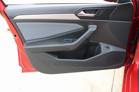 New 2025 Volkswagen Jetta SE image 9