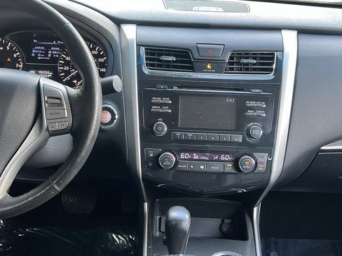 Used 2015 Nissan Altima 2.5 SL w/ Moonroof Package image 40