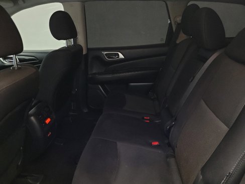 Used 2019 Nissan Pathfinder SV image 18