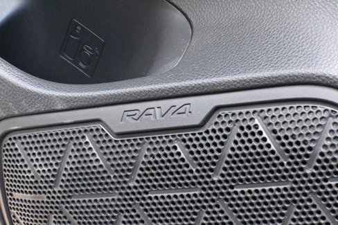 Used 2019 Toyota RAV4 Limited image 29