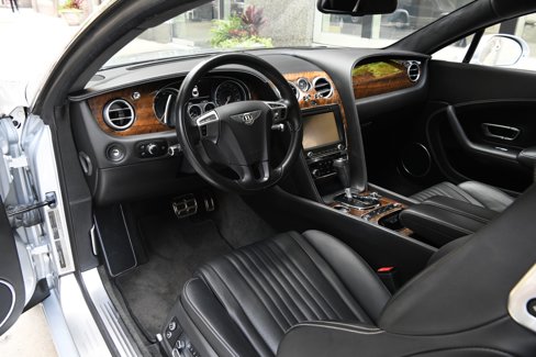 Used 2017 Bentley Continental GT image 11