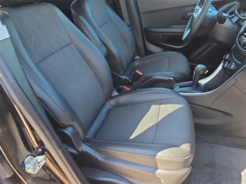 Certified 2022 Chevrolet Trax LT w/ Midnight Edition image 29