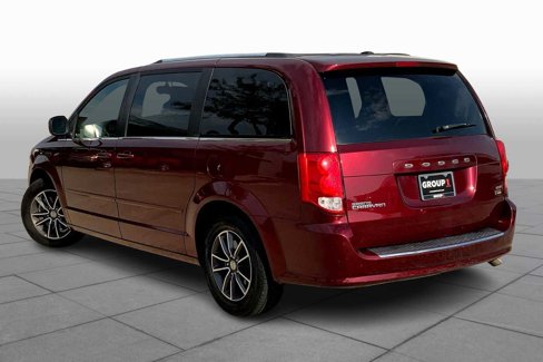 Used 2017 Dodge Grand Caravan SXT image 11