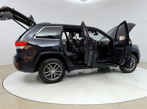 Used 2017 Jeep Grand Cherokee Limited image 12