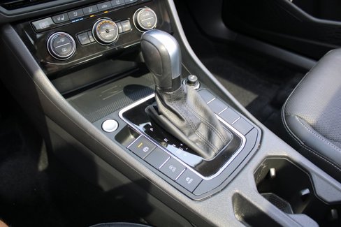 Certified 2020 Volkswagen Jetta SEL Premium image 19