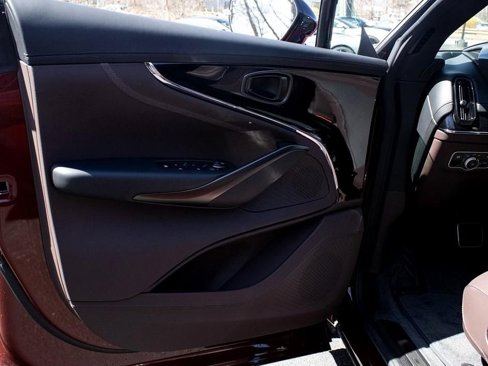Used 2025 Aston Martin DBX 707 image 7