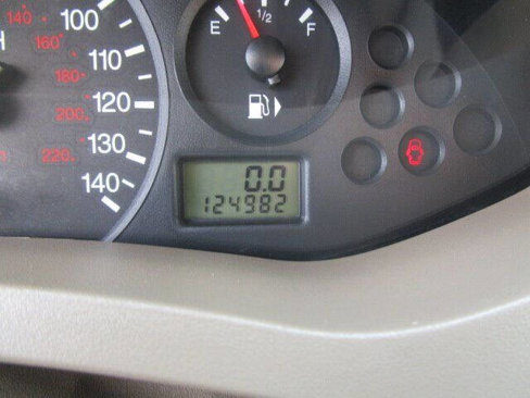 Used 2005 Ford Focus SE image 40