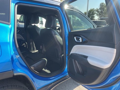 Used 2023 Jeep Compass Limited image 34