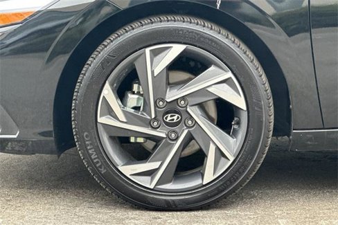 Used 2025 Hyundai Elantra Sport image 26