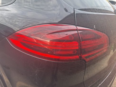 Used 2017 Porsche Cayenne image 8