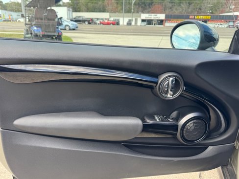 Used 2019 MINI Cooper S w/ Premium Package image 13
