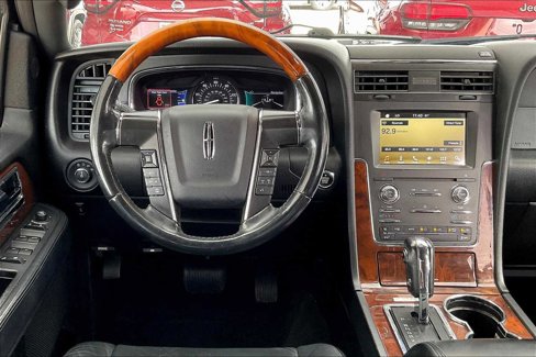 Used 2016 Lincoln Navigator L Select image 6