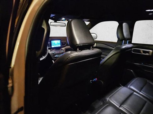 Used 2020 Ford Explorer XLT w/ Equipment Group 202A image 19