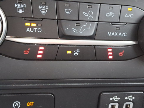 Used 2021 Ford EcoSport SES w/ Interior Protection Package image 25