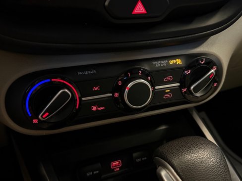Used 2020 Kia Soul LX image 13