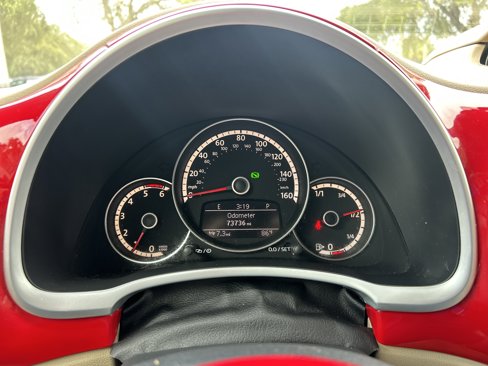 Used 2014 Volkswagen Beetle TDI image 17