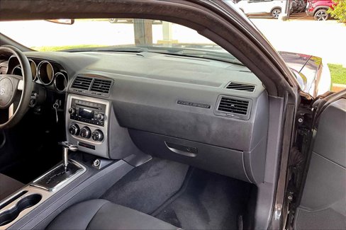 Used 2009 Dodge Challenger SE image 17