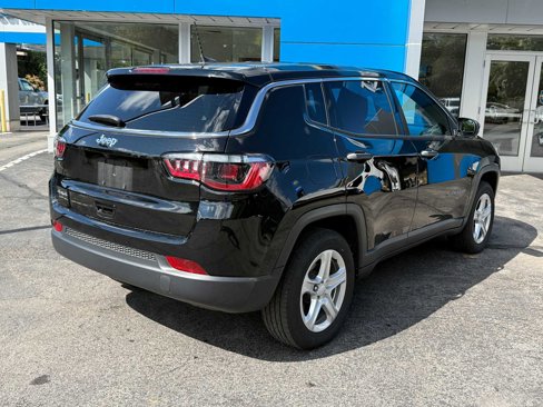 Used 2023 Jeep Compass Sport image 5