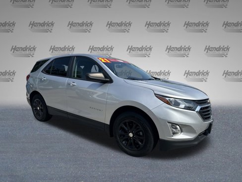 Used 2021 Chevrolet Equinox LS w/ LS Convenience Package image 2