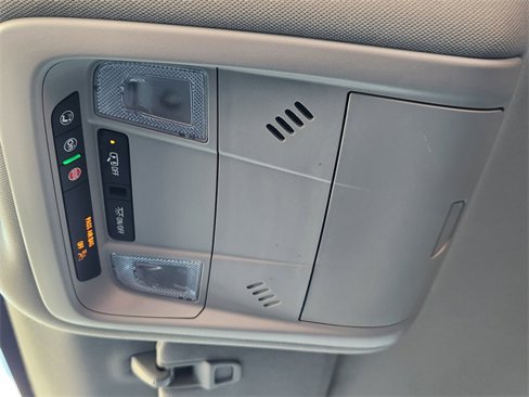 Used 2023 Chevrolet Equinox LT w/ Driver Convenience Package image 25