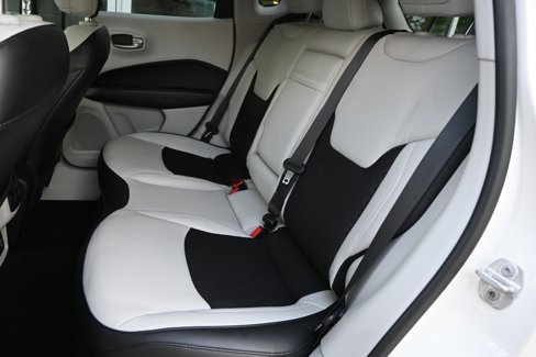 Used 2019 Jeep Compass Latitude w/ Popular Equipment Group image 28