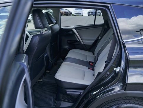 Used 2018 Toyota RAV4 Limited image 27