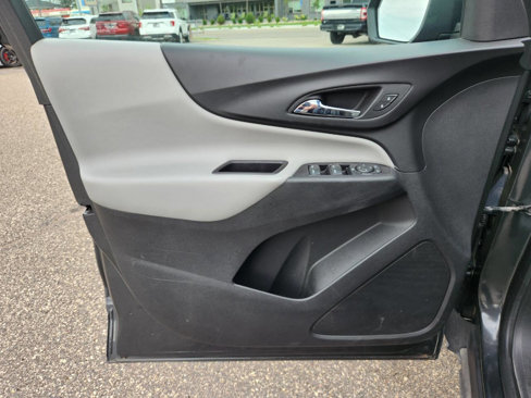 Used 2018 Chevrolet Equinox LS image 18