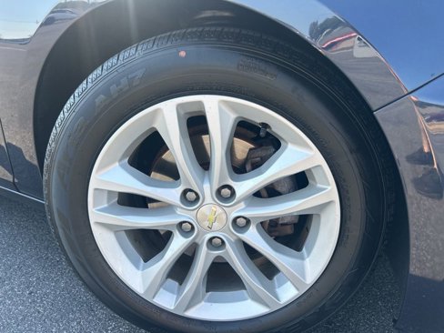 Used 2016 Chevrolet Malibu LT image 11