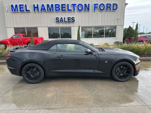 Used 2023 Chevrolet Camaro LT image 1