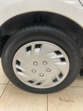 Used 2015 Toyota Yaris L image 25