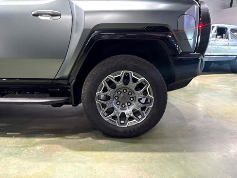 Used 2024 GMC Hummer EV 3X w/ LPO, Illumination Package image 5