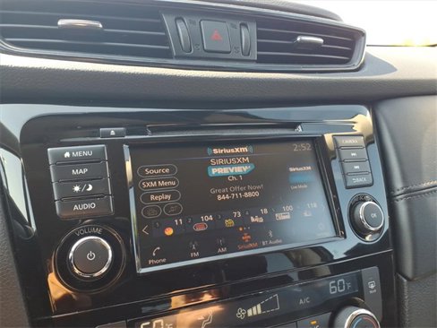 Used 2019 Nissan Rogue SL image 18
