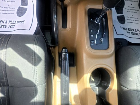 Used 2012 Jeep Wrangler Unlimited Rubicon w/ Connectivity Group image 36