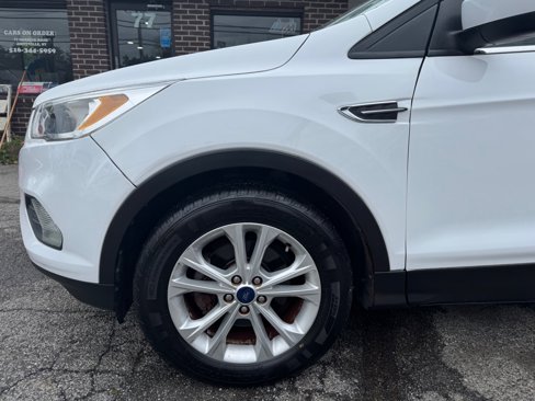 Used 2018 Ford Escape SE w/ SE Sync 3 Package image 2