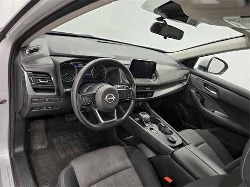 Used 2024 Nissan Rogue SV image 18