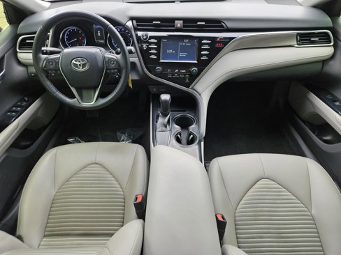 Used 2018 Toyota Camry SE image 14