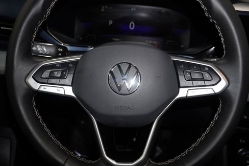 Certified 2024 Volkswagen Taos SE image 15