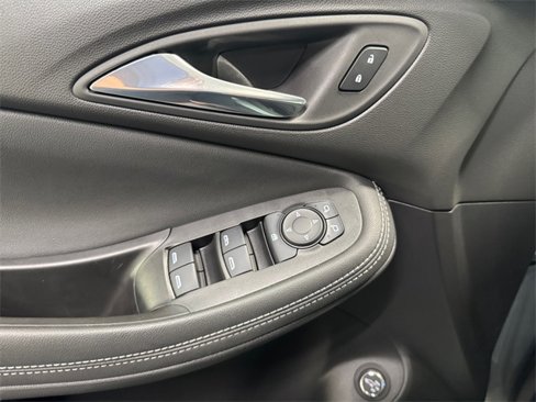 Used 2022 Buick Encore GX Select w/ Sport Touring Package image 13