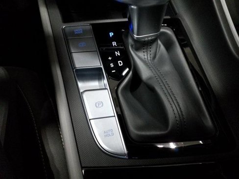 New 2025 Hyundai Elantra SEL image 9