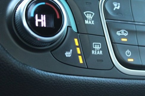 Used 2022 Chevrolet Equinox RS w/ Infotainment Package image 28
